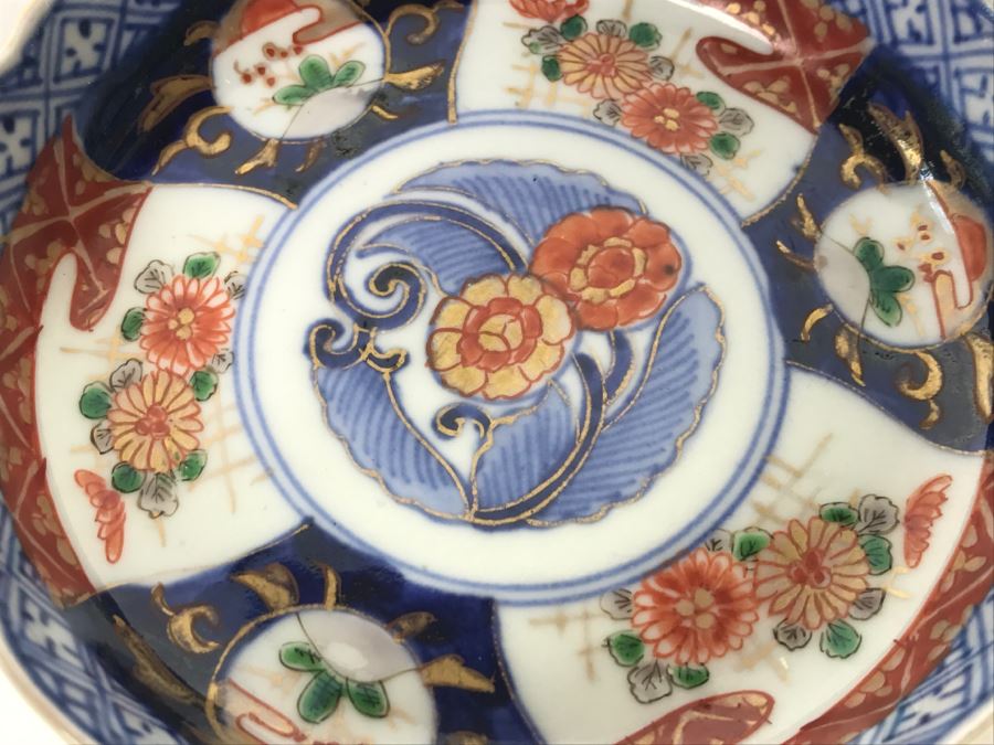 Pair Of Small Japanese Imari Porcelain Bowls [Photo 5]
