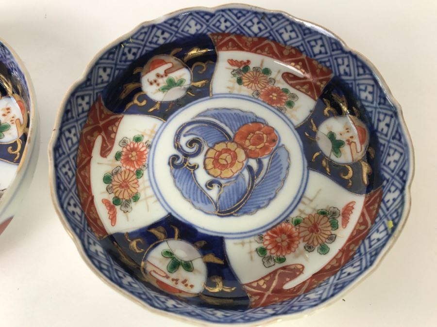 Pair Of Small Japanese Imari Porcelain Bowls [Photo 4]