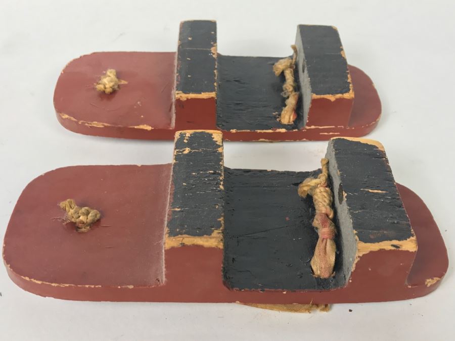 Pair Of Hand Painted Wooden Japanese Sandals [Photo 8]
