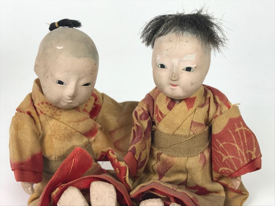 Pair Of Small Japanese Dolls [Photo 3]