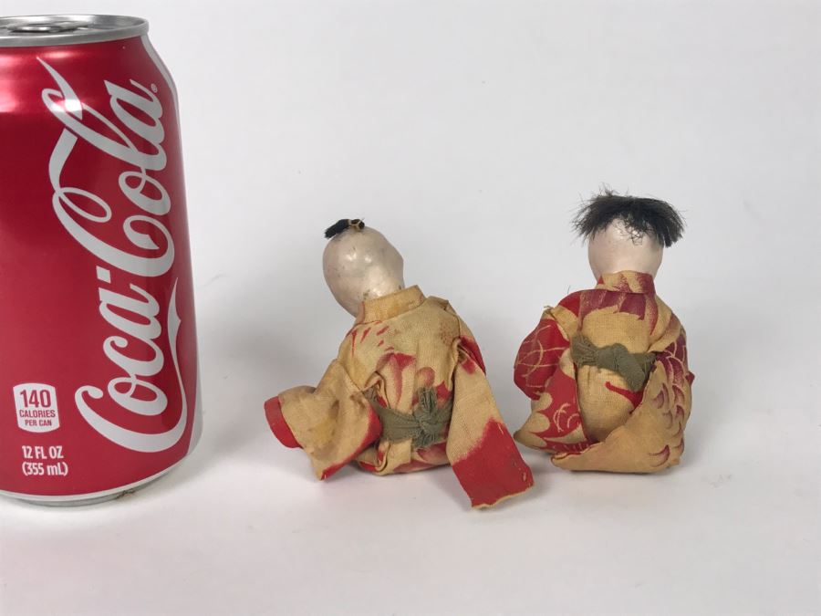 Pair Of Small Japanese Dolls [Photo 2]