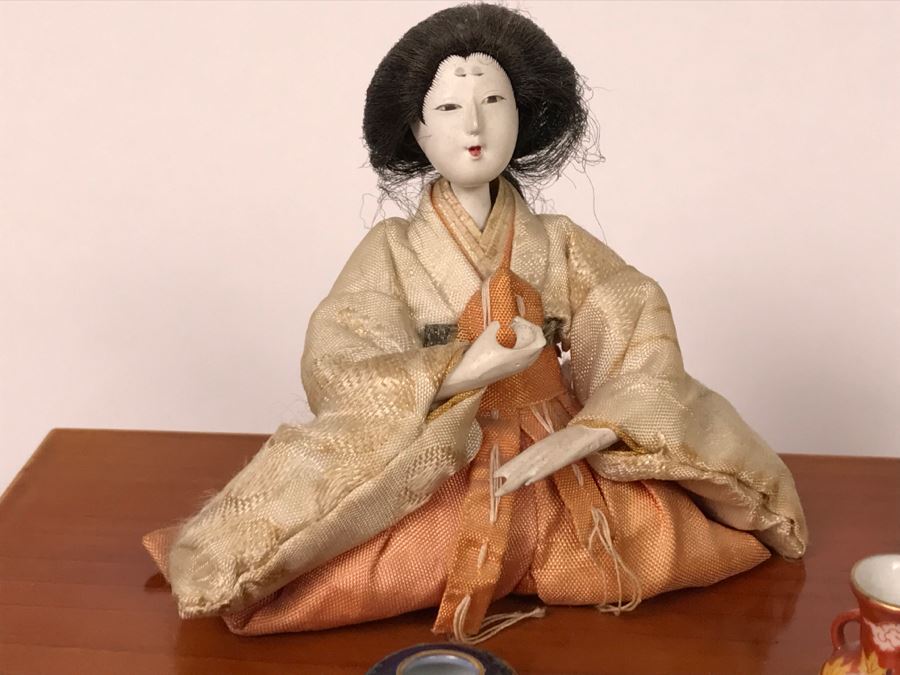 Pair Of Japanese Dolls On Stand With Signed Miniature Porcelain [Photo 7]