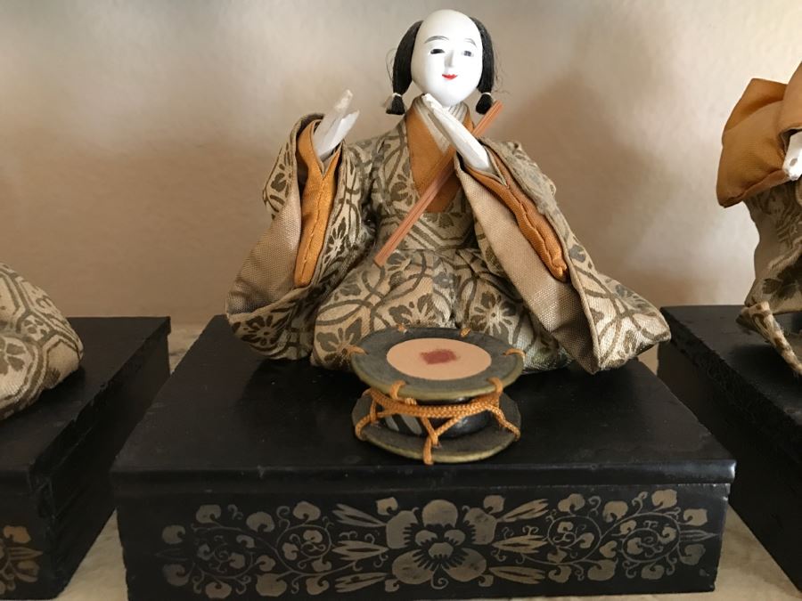 Set Of (4) Vintage Japanese Dolls On Wooden Stands [Photo 7]