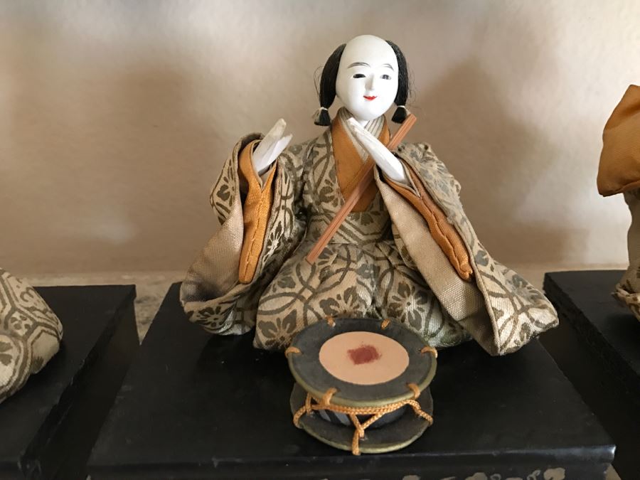 Set Of (4) Vintage Japanese Dolls On Wooden Stands [Photo 6]
