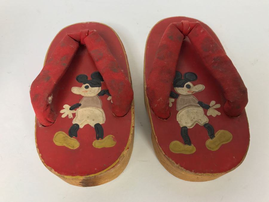 Vintage Japanese Hand Painted Wooden Mickey Mouse Sandals [Photo 2]