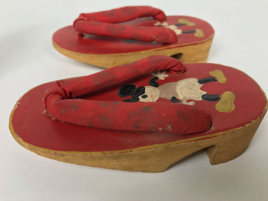 Vintage Japanese Hand Painted Wooden Mickey Mouse Sandals [Photo 4]