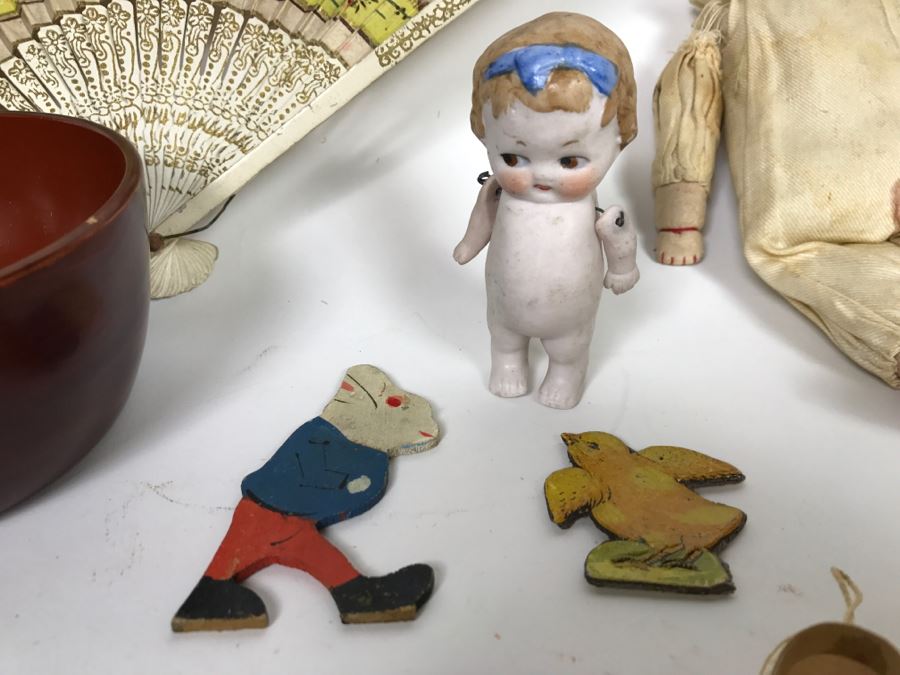 Vintage Lot Featuring Old Clown Doll, Vintage Fan, Vintage Playing Cards Case And Other Items [Photo 9]