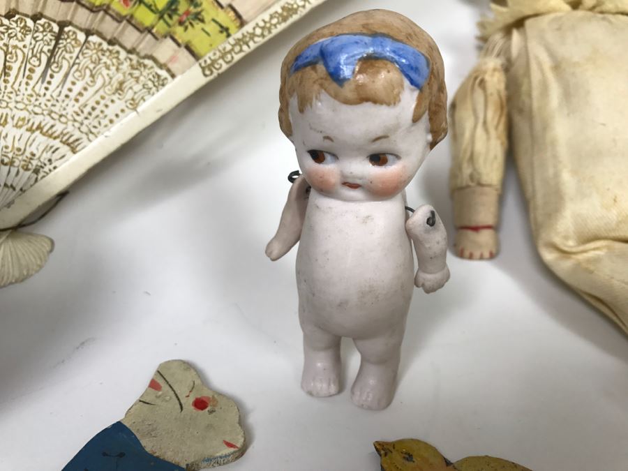 Vintage Lot Featuring Old Clown Doll, Vintage Fan, Vintage Playing Cards Case And Other Items [Photo 10]