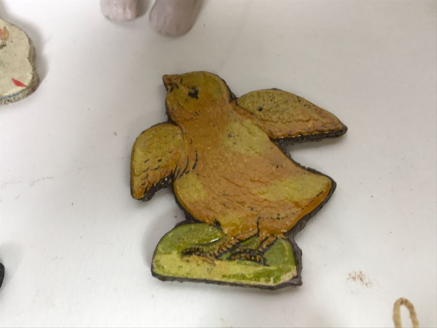 Vintage Lot Featuring Old Clown Doll, Vintage Fan, Vintage Playing Cards Case And Other Items [Photo 12]