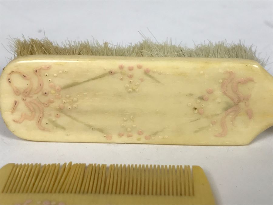Vintage Girls Comb And Brush Set [Photo 5]