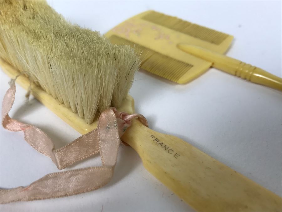 Vintage Girls Comb And Brush Set [Photo 3]