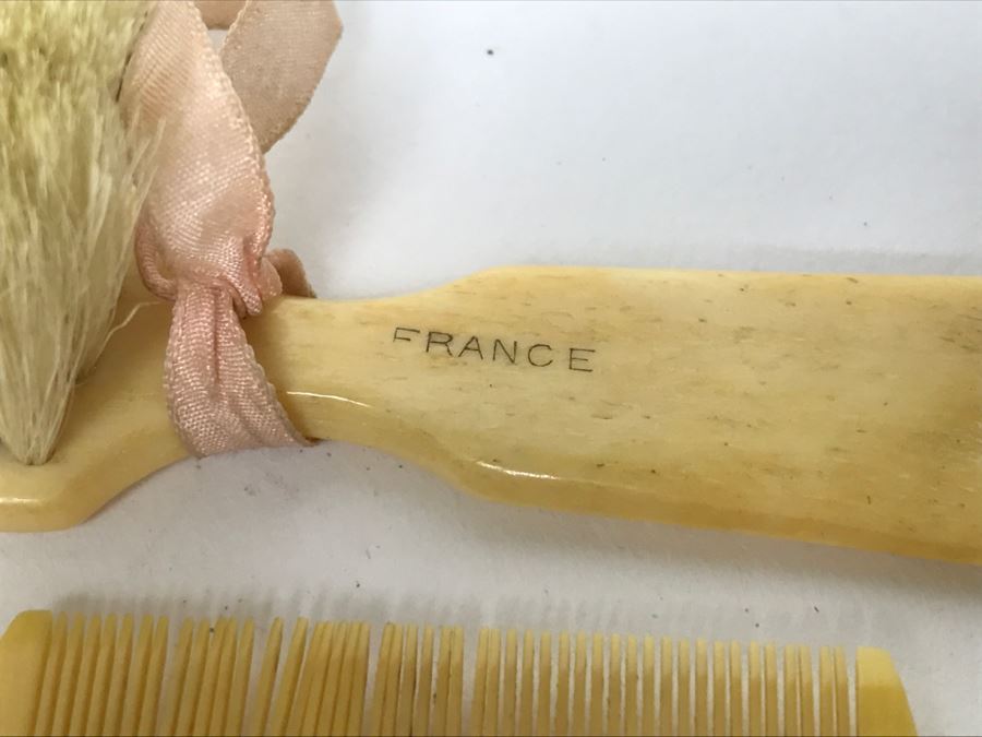 Vintage Girls Comb And Brush Set [Photo 8]
