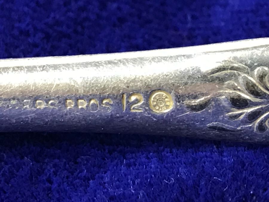 Wooden Silverware Box With (2) Separate Silverplate Flatware Patterns - 1847 Rogers Bros And Ekco Eterna Inverness Silver Plate [Photo 22]