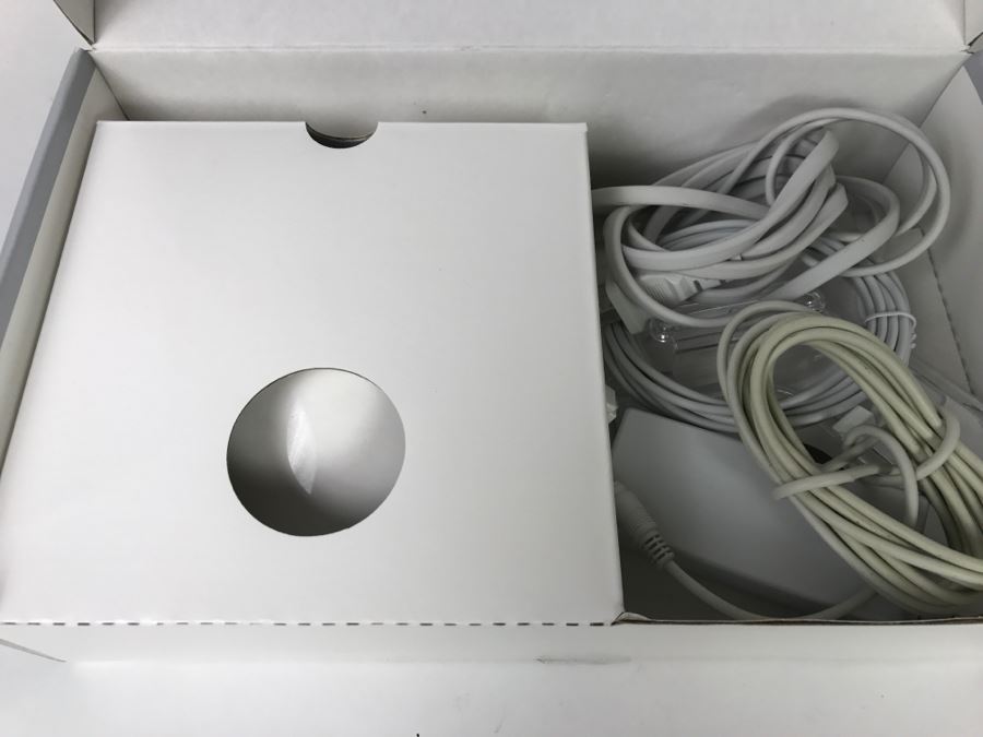 Apple AirPort Extreme Base Station 54 Mbps Wireless Networking [Photo 9]