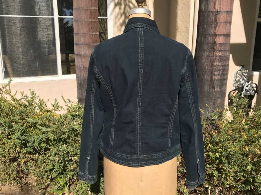 Women's CHICO'S Platinum Denim Jacket Size 0 [Photo 3]