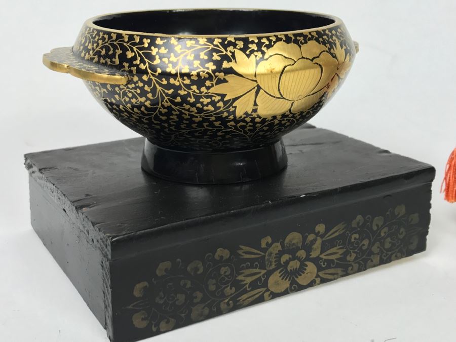 Collection Of Black And Gold Lacquerware Floral Motif [Photo 2]