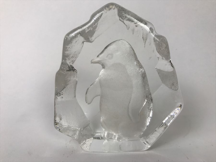 Mats Jonasson Swedish Art Crystal Penguin Figurine Sculpture Paper Weight Signed [Photo 1]