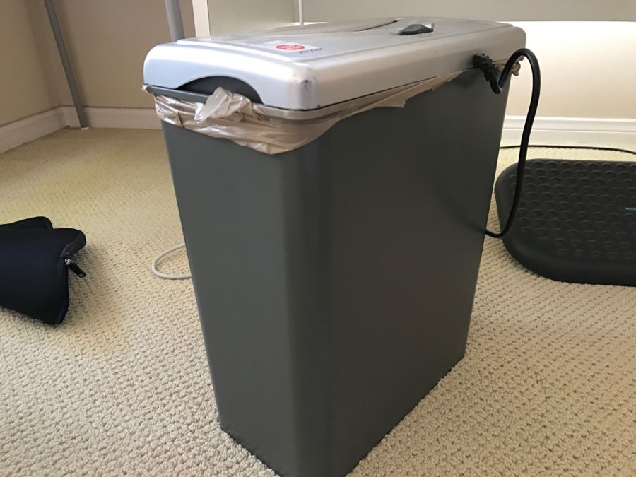 XEROX Paper Shredder Model XRX-8X [Photo 7]