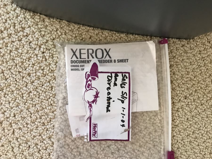 XEROX Paper Shredder Model XRX-8X [Photo 3]