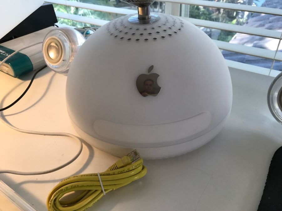 iMac G4 Mac Computer 'iLamp' Swivel Monitor With Keyboard, Speakers, And Imation Super Disk [Photo 5]