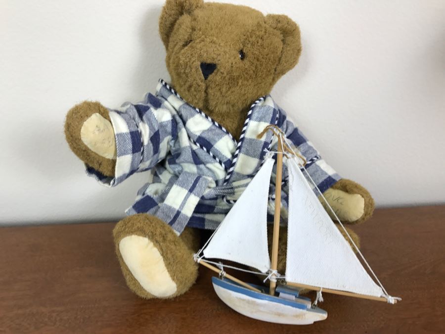 The Vermont Teddy Bear Company Jointed Teddy Bear With Decorative Sailboat [Photo 5]