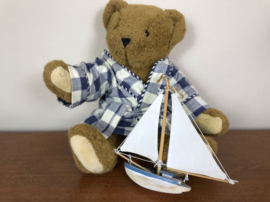 The Vermont Teddy Bear Company Jointed Teddy Bear With Decorative Sailboat [Photo 3]