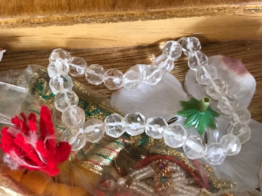 Wooden Buddha Buddhist Altar Cabinet With Various Items [Photo 8]