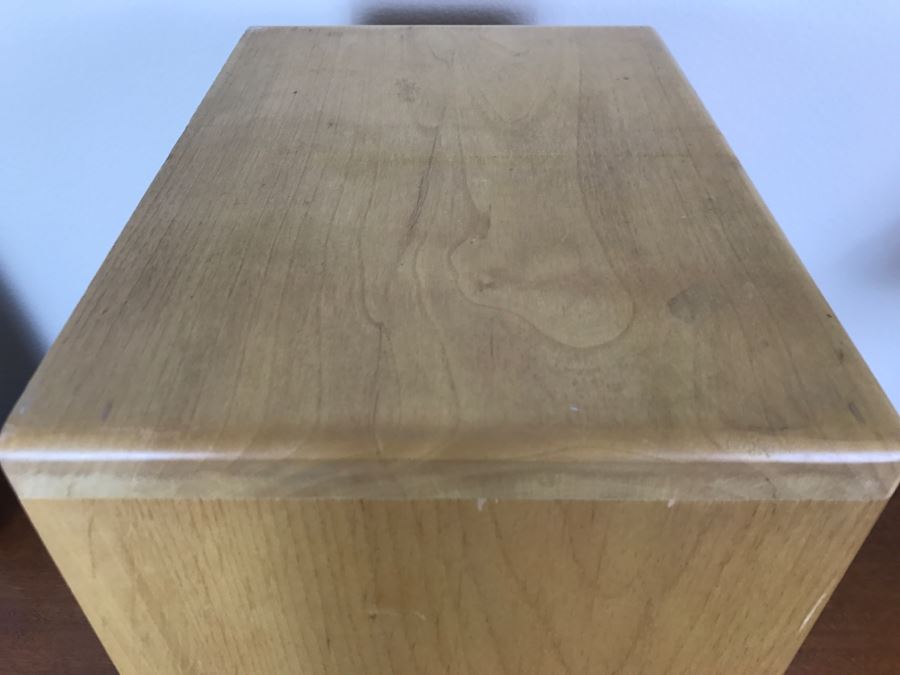 Wooden Buddha Buddhist Altar Cabinet With Various Items [Photo 26]