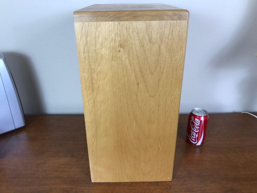 Wooden Buddha Buddhist Altar Cabinet With Various Items [Photo 25]