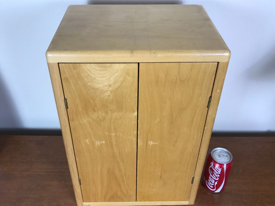 Wooden Buddha Buddhist Altar Cabinet With Various Items [Photo 24]