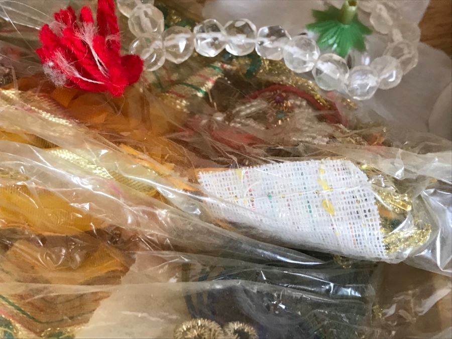 Wooden Buddha Buddhist Altar Cabinet With Various Items [Photo 9]