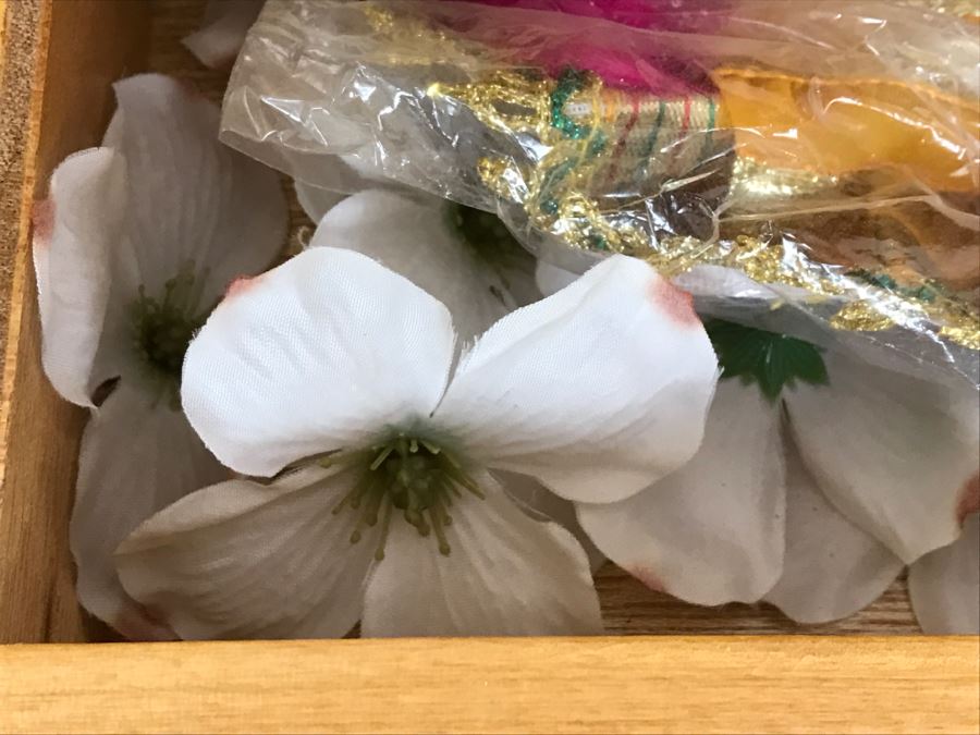 Wooden Buddha Buddhist Altar Cabinet With Various Items [Photo 13]