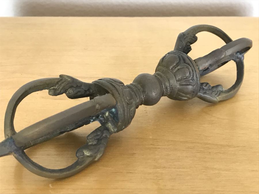 Wooden Buddha Buddhist Altar Cabinet With Various Items [Photo 15]