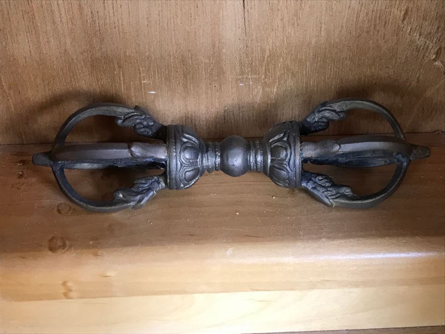 Wooden Buddha Buddhist Altar Cabinet With Various Items [Photo 14]