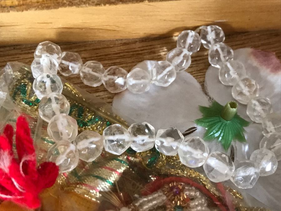 Wooden Buddha Buddhist Altar Cabinet With Various Items [Photo 7]