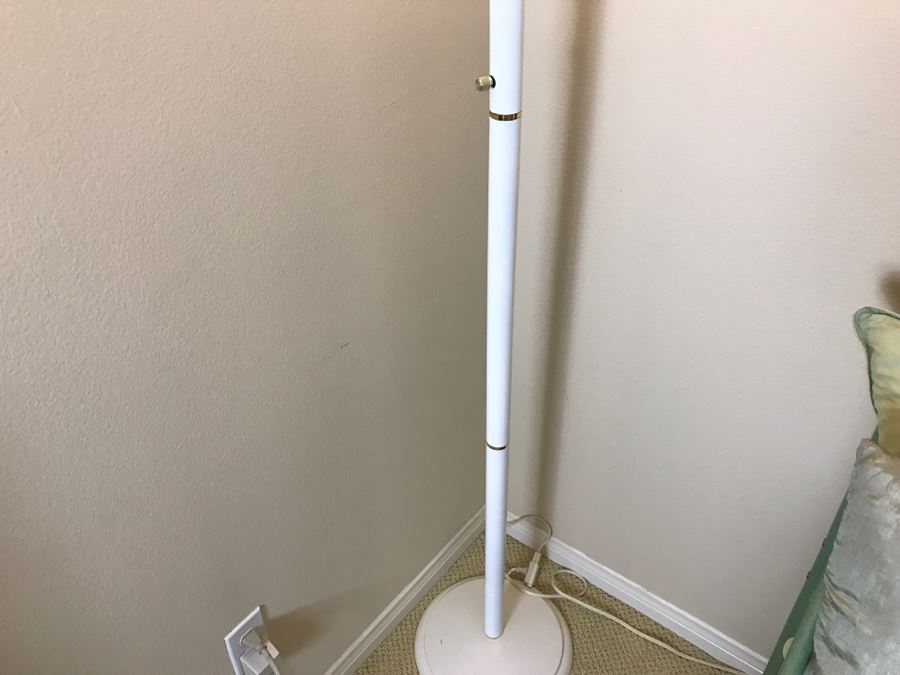 White Floor Lamp [Photo 2]