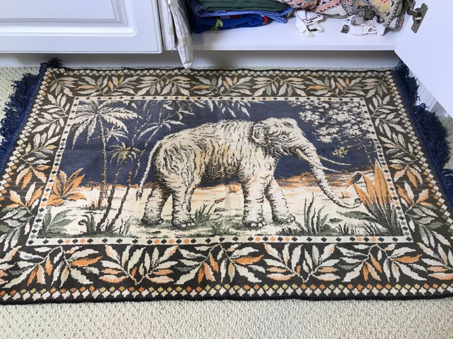 Lot Of Towels, Blankets, Linens, Elephant Tapestry - See Photos [Photo 2]