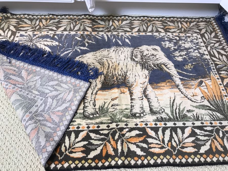 Lot Of Towels, Blankets, Linens, Elephant Tapestry - See Photos [Photo 17]