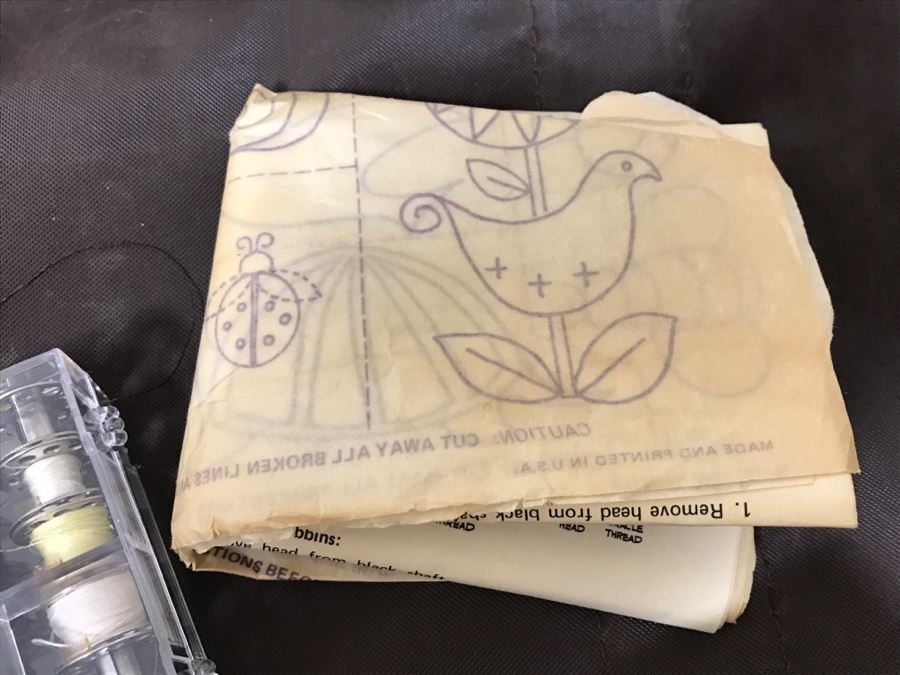 Vintage Vogue Stitch Sewing Machine With Accessories And Carrying Case [Photo 10]