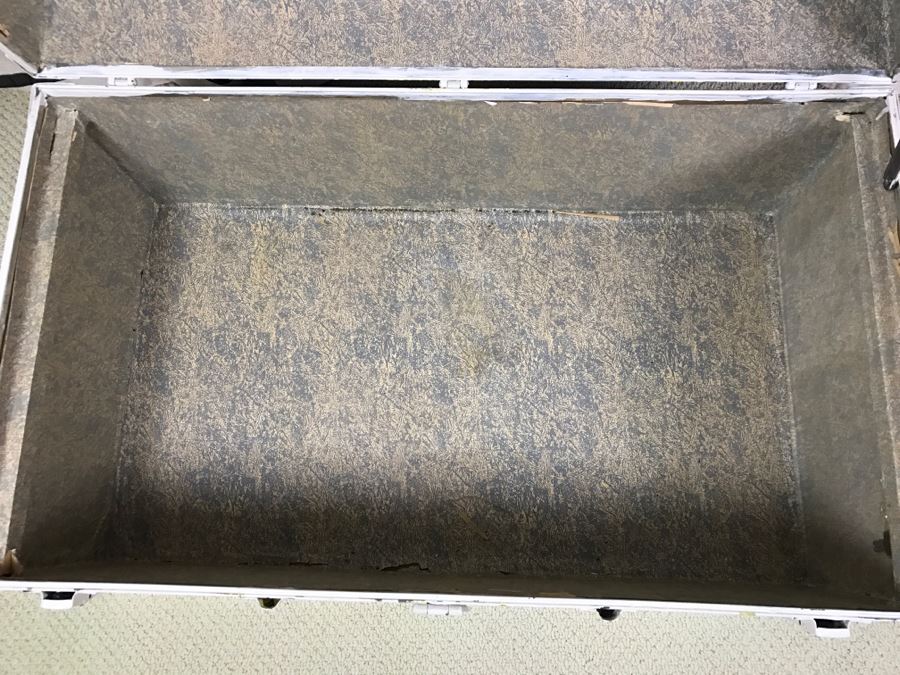 Vintage Steamer Trunk Painted Off White 36'W X 20'D X 16.5'H [Photo 7]
