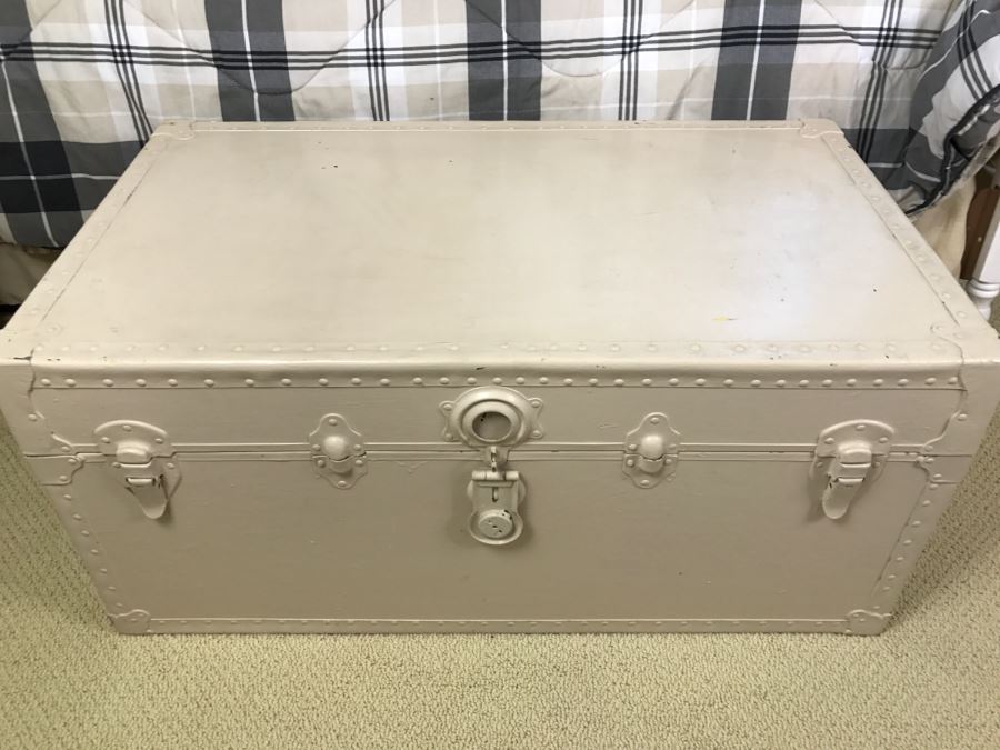 Vintage Steamer Trunk Painted Off White 36'W X 20'D X 16.5'H [Photo 4]