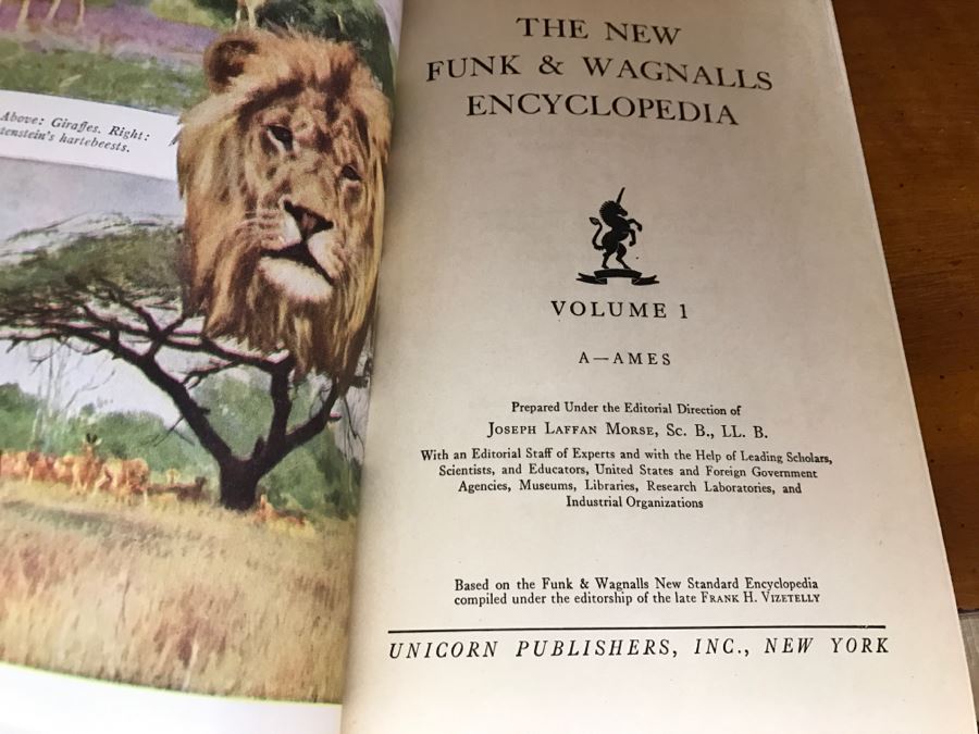 Vintage 1952 Funk & Wagnalls Company New Standard Encyclopedia Set 36 Volumes Plus The Unicorn Book Of 1952, 1953, 1954 [Photo 6]