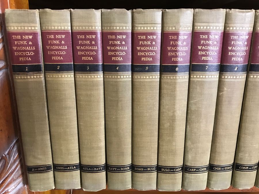 Vintage 1952 Funk & Wagnalls Company New Standard Encyclopedia Set 36 Volumes Plus The Unicorn Book Of 1952, 1953, 1954 [Photo 9]