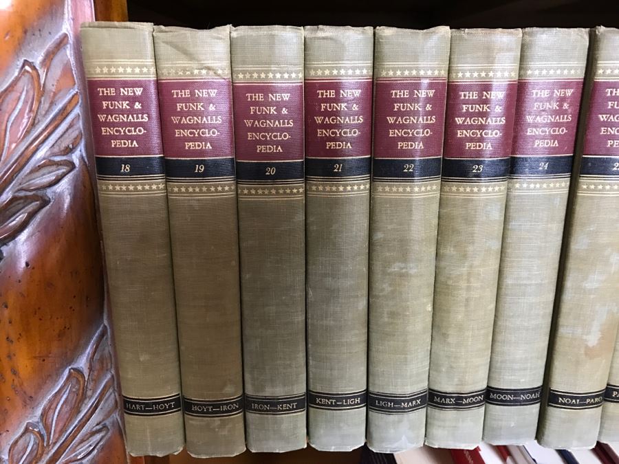 Vintage 1952 Funk & Wagnalls Company New Standard Encyclopedia Set 36 Volumes Plus The Unicorn Book Of 1952, 1953, 1954 [Photo 11]