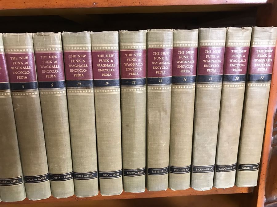 Vintage 1952 Funk & Wagnalls Company New Standard Encyclopedia Set 36 Volumes Plus The Unicorn Book Of 1952, 1953, 1954 [Photo 10]