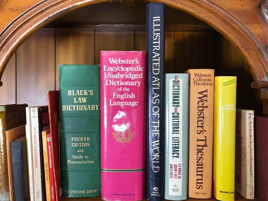 Book Lot With Dictionaries And Illustrated Atlas Of The World [Photo 3]