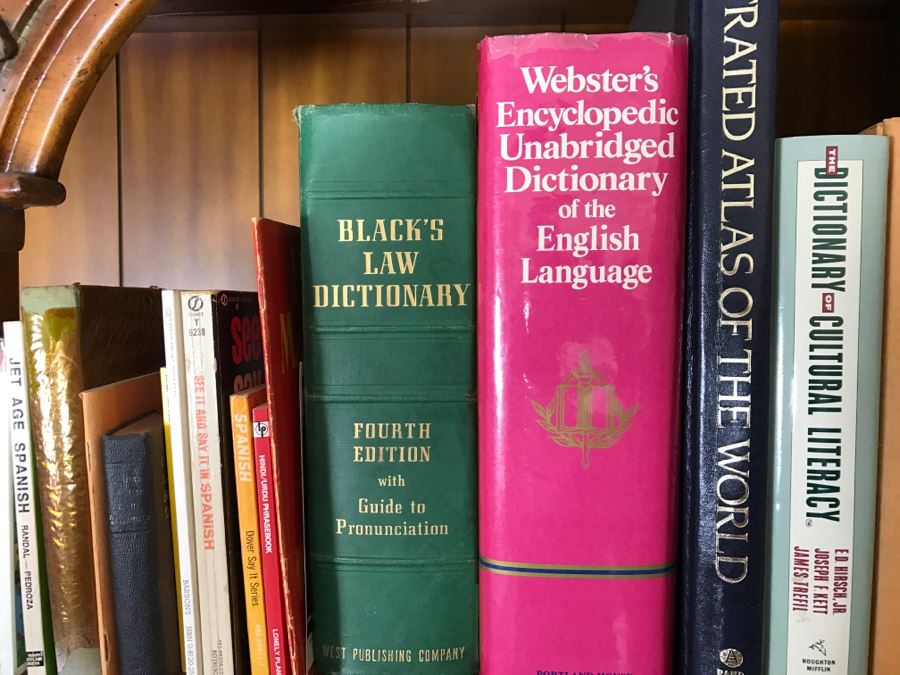 Book Lot With Dictionaries And Illustrated Atlas Of The World [Photo 4]