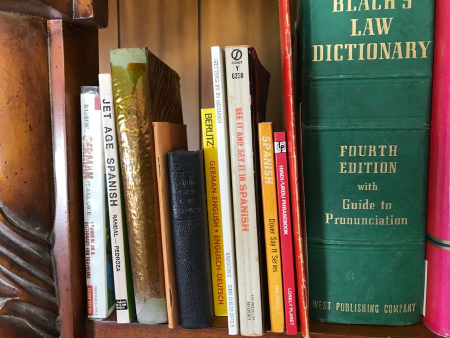 Book Lot With Dictionaries And Illustrated Atlas Of The World [Photo 5]