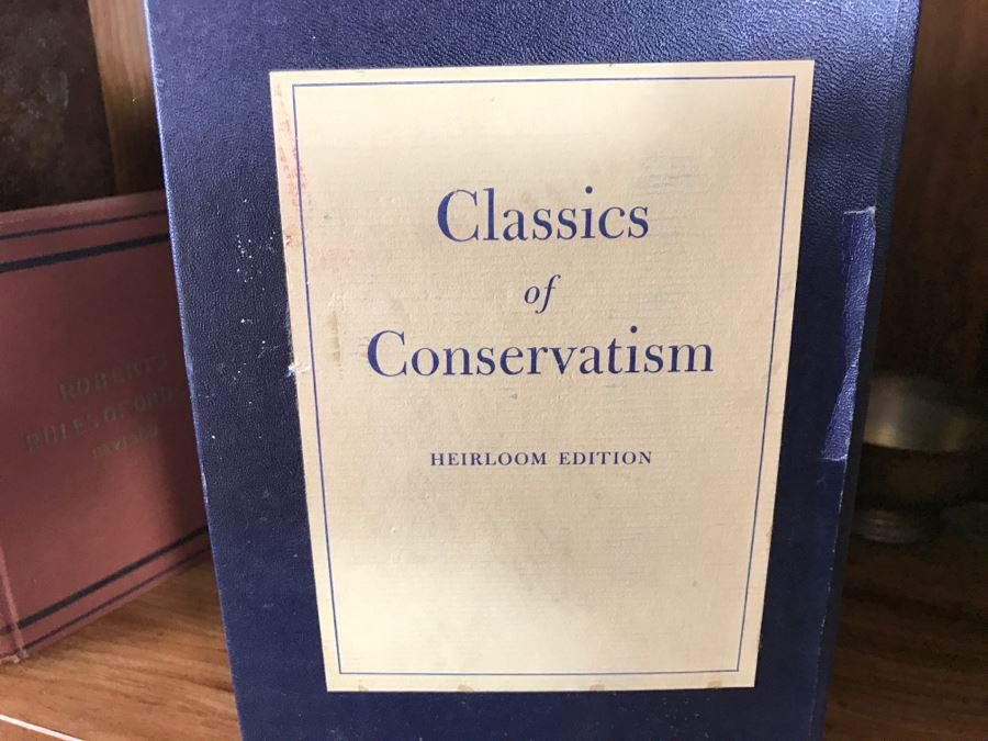 Complete Works Of Shakespeare Book, Classics Of Conservatism Heirloom Edition Books And Robert's Rules Of Order Revised Book [Photo 3]