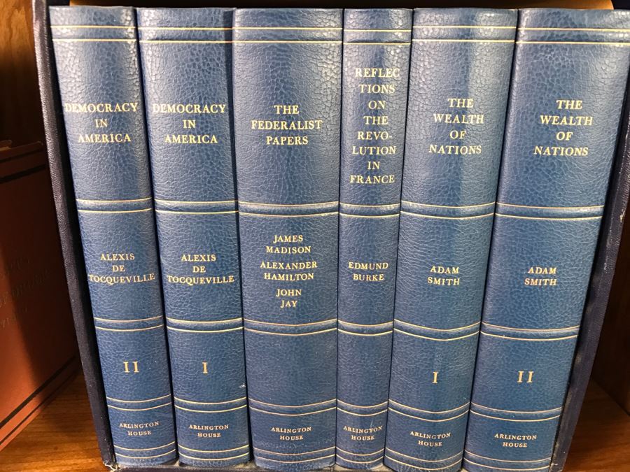 Complete Works Of Shakespeare Book, Classics Of Conservatism Heirloom Edition Books And Robert's Rules Of Order Revised Book [Photo 4]